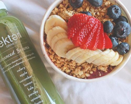 healthy vegan smoothie bowl meal