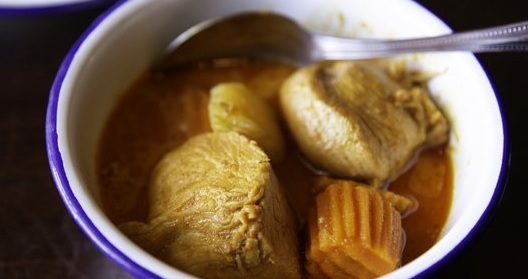 Gaeng Gari Gai (Chicken Yellow Curry)